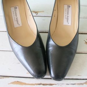 Kitten heels
